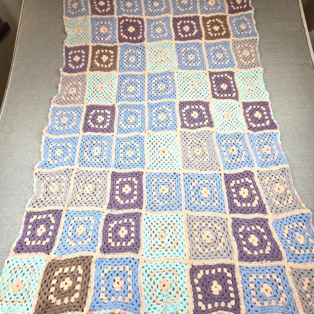 Vtg Handmade Granny Square Afghan Crochet Blanket Quilt Pastel Baby‎ 70